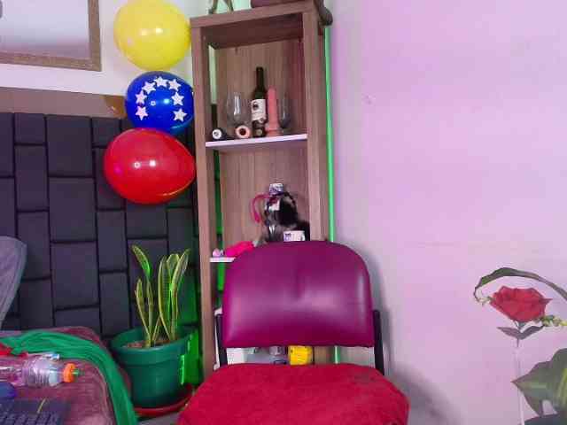 EllenaBoobs webcam