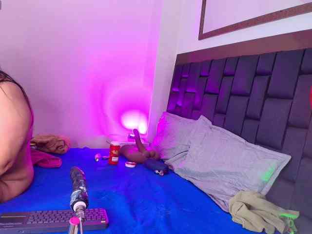 EllenaBoobs webcam