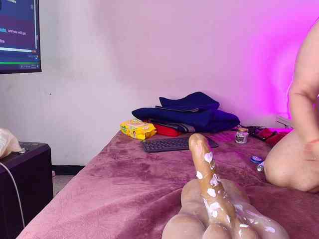 EllenaBoobs webcam