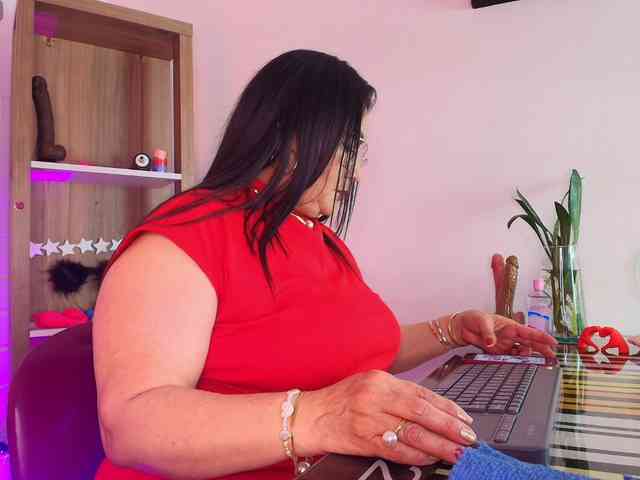EllenaBoobs webcam