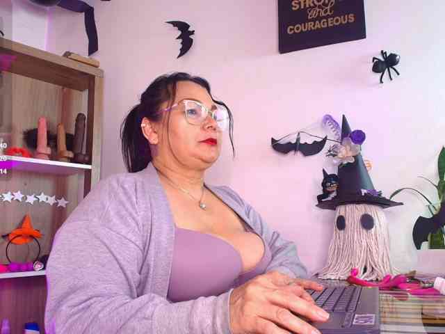 EllenaBoobs