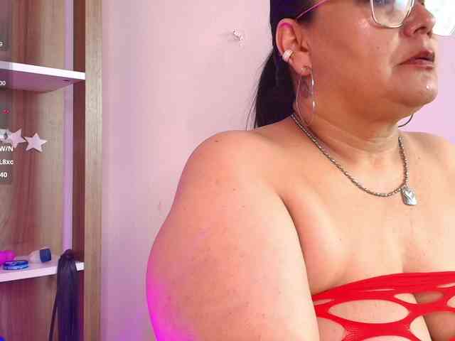 EllenaBoobs webcam