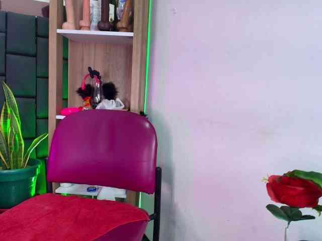 EllenaBoobs webcam