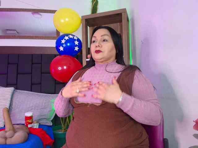 EllenaBoobs webcam
