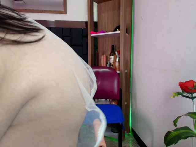 EllenaBoobs webcam