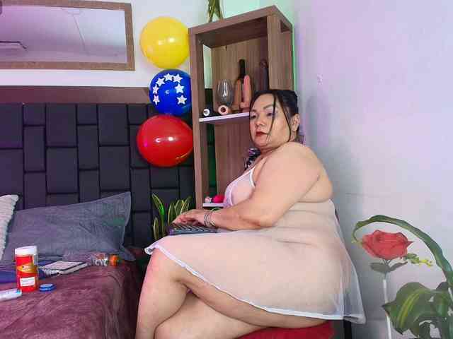 EllenaBoobs webcam