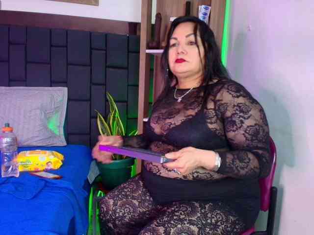 EllenaBoobs