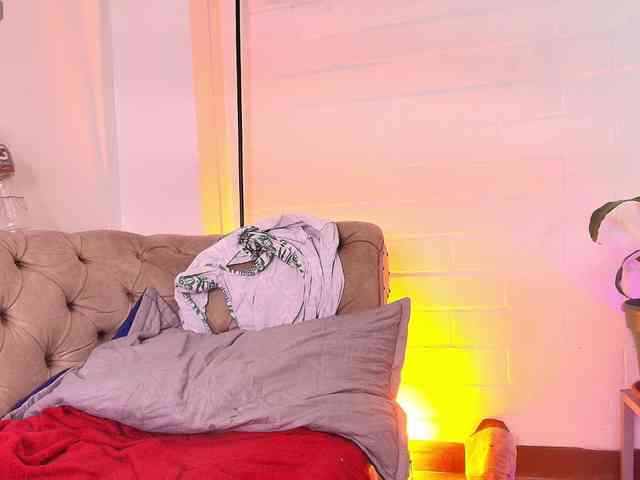 EllenaBoobs webcam