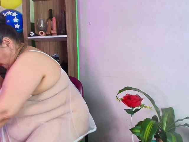 EllenaBoobs webcam
