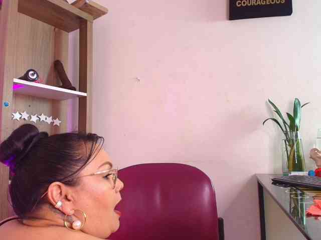 EllenaBoobs webcam