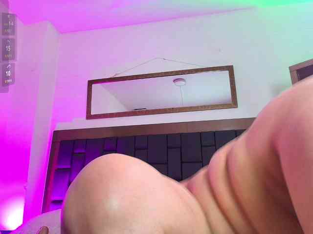 EllenaBoobs webcam