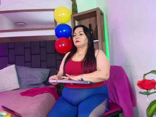 EllenaBoobs