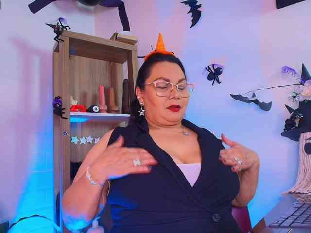 EllenaBoobs
