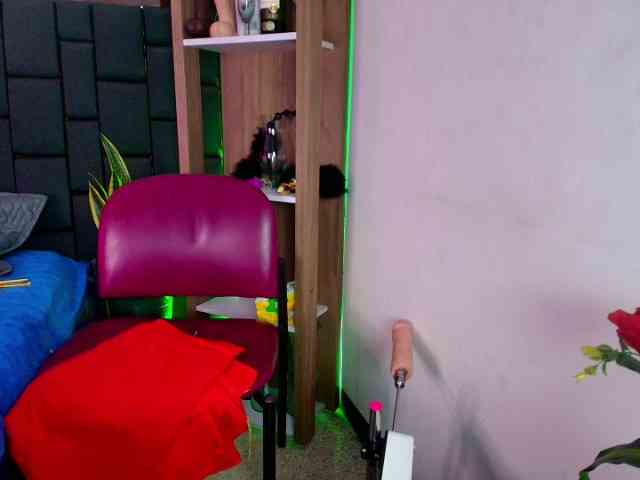 EllenaBoobs webcam