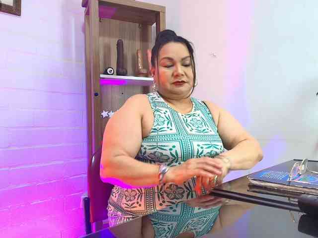 EllenaBoobs webcam