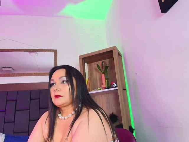 EllenaBoobs webcam