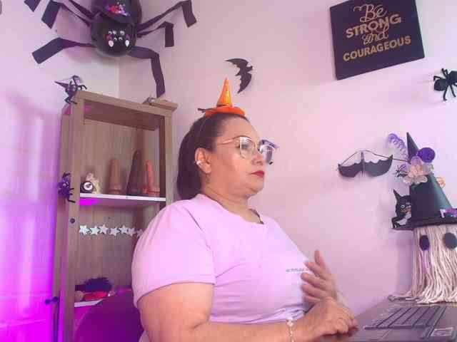 EllenaBoobs webcam