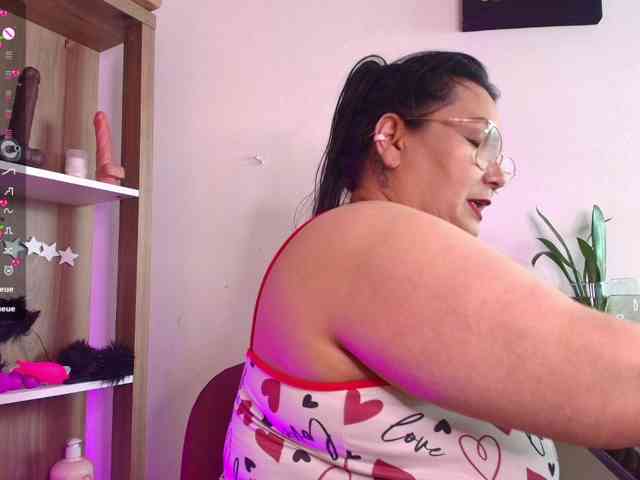 EllenaBoobs webcam