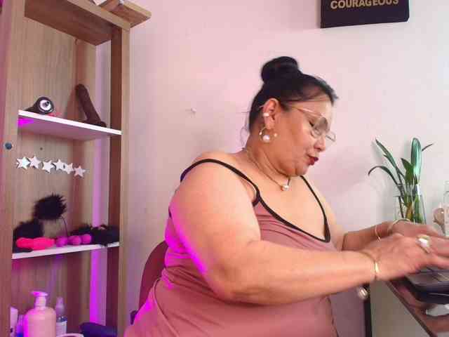 EllenaBoobs webcam