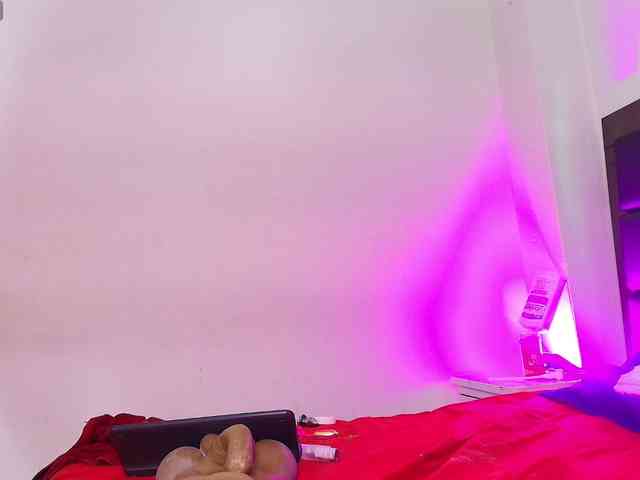 EllenaBoobs webcam