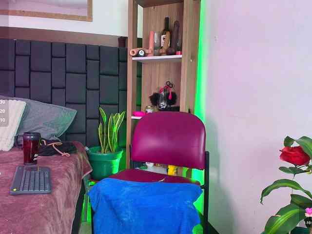 EllenaBoobs webcam
