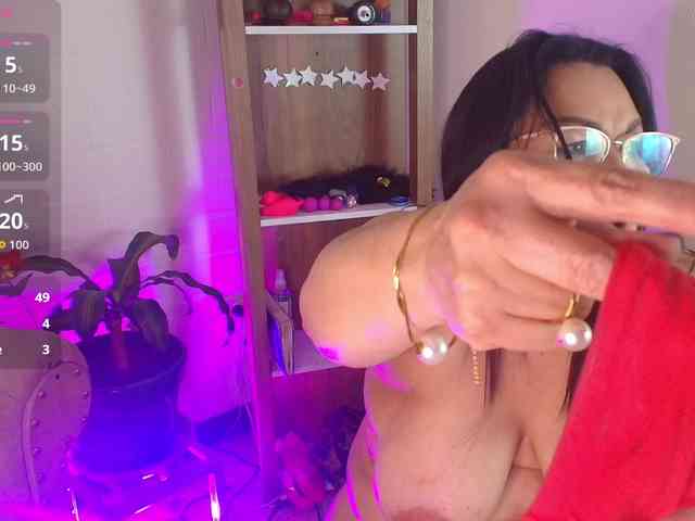 EllenaBoobs webcam