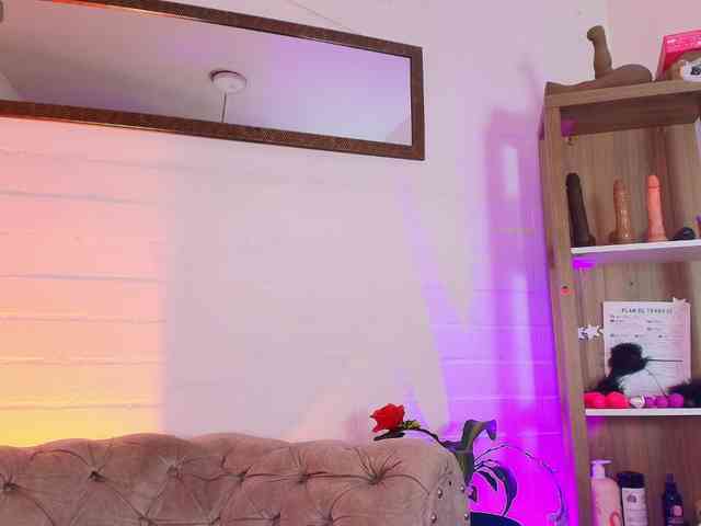EllenaBoobs webcam