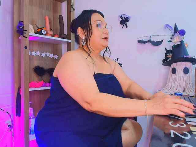 EllenaBoobs