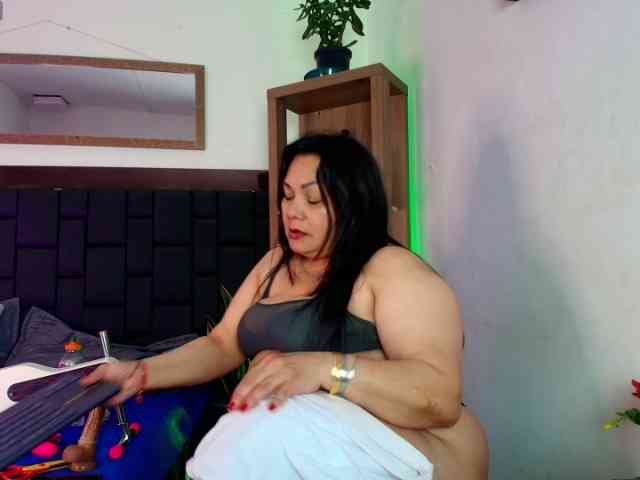EllenaBoobs webcam