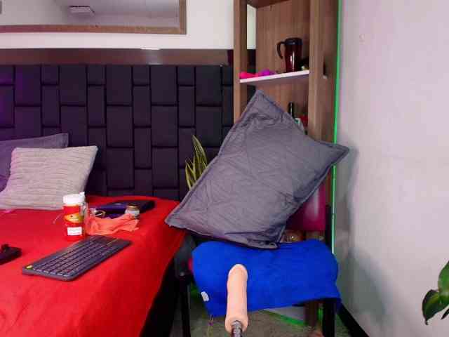 EllenaBoobs webcam