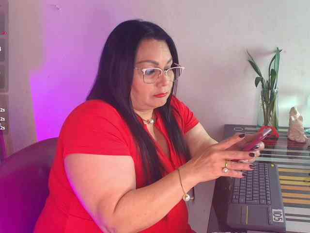 EllenaBoobs webcam