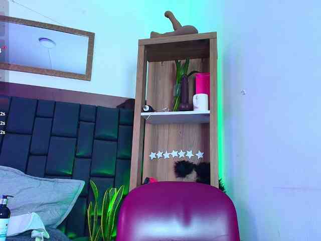 EllenaBoobs webcam