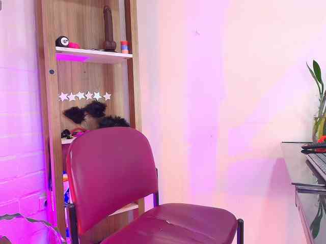 EllenaBoobs webcam