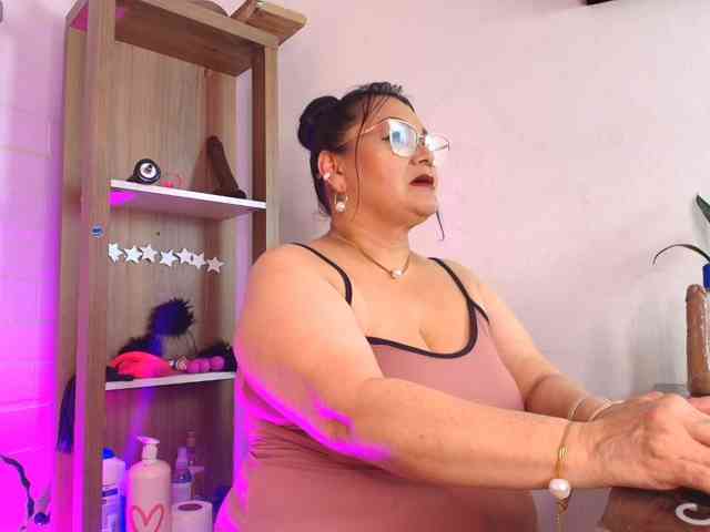 EllenaBoobs webcam
