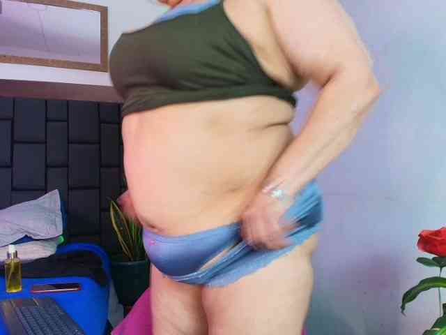 EllenaBoobs