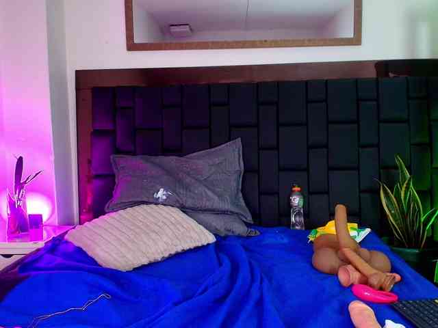 EllenaBoobs webcam