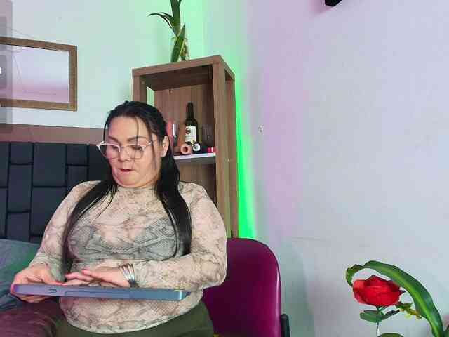 EllenaBoobs webcam