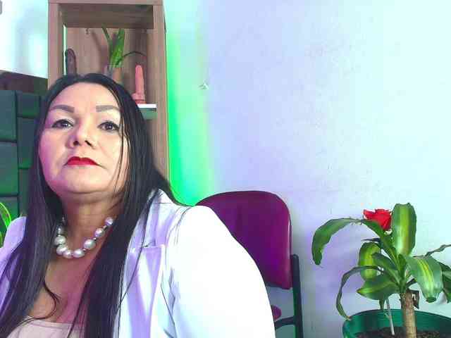 EllenaBoobs webcam