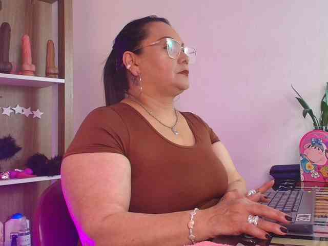EllenaBoobs webcam