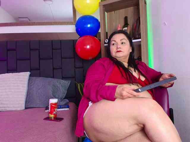 EllenaBoobs
