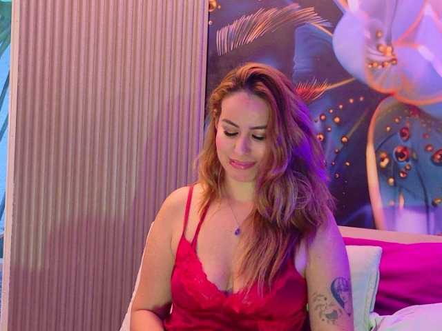 SCARLETTE04 live cam on BongaCams