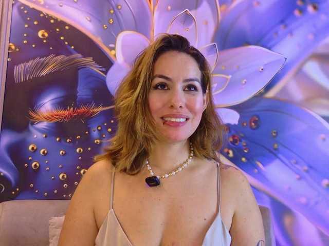 SCARLETTE04 live cam on BongaCams