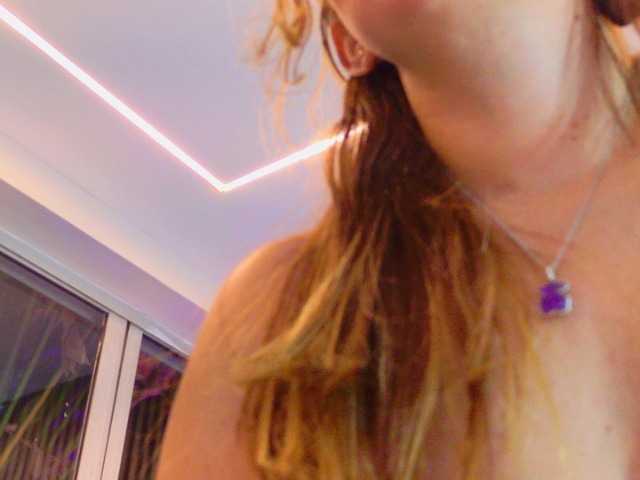 SCARLETTE04, en directo ahora en BongaCams