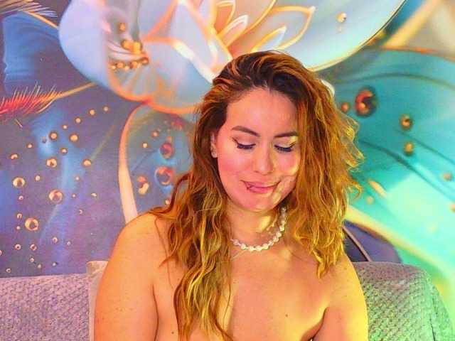 SCARLETTE04 live cam on BongaCams