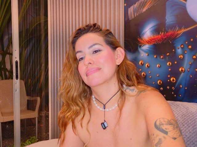 SCARLETTE04 live cam on BongaCams