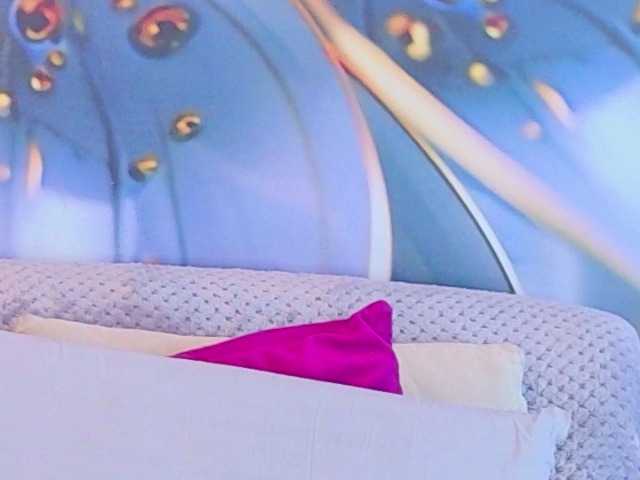 SCARLETTE04 live cam on BongaCams