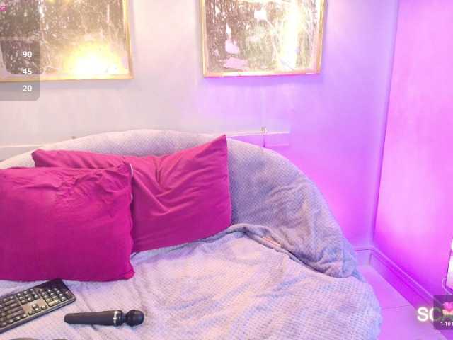 SCARLETTE04 live cam on BongaCams