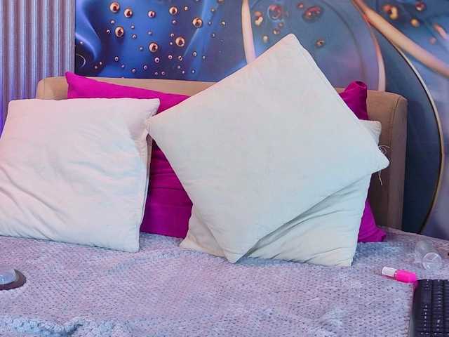SCARLETTE04 live cam on BongaCams