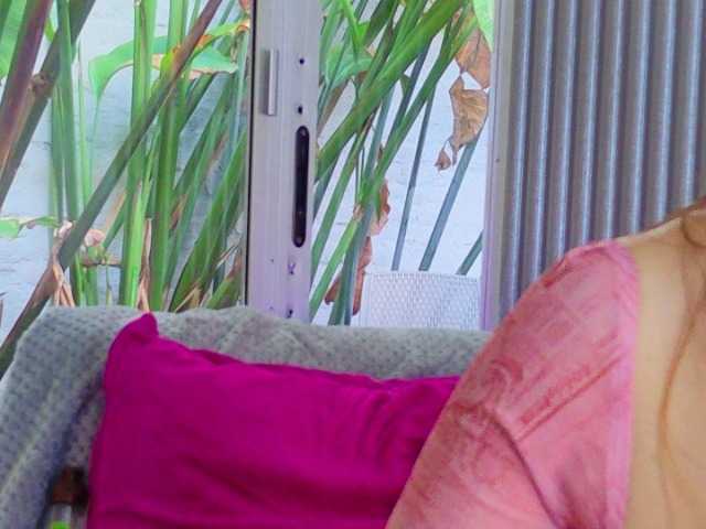 SCARLETTE04 live cam on BongaCams