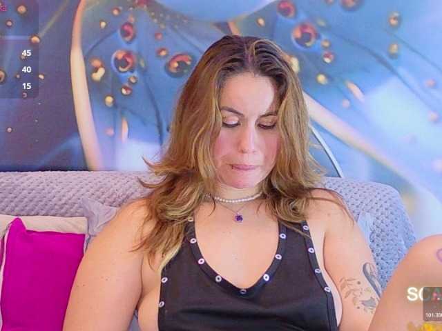 SCARLETTE04 live cam on BongaCams